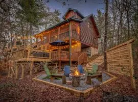 New! Treetop Cabin - Hot tub, Firepit & Fast WiFi