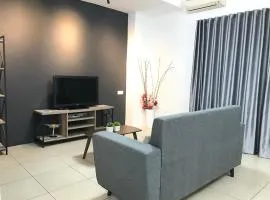 Ipoh Homestay Cozy and Comfortable 4R3B 13pax Indoor Car Parking SY12
