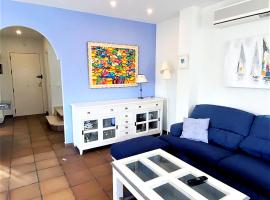 Charming holiday home in Rota with shared pool, pet-friendly hotel in Rota