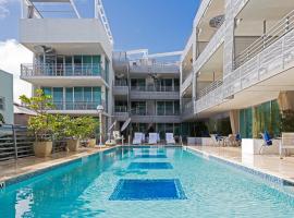 Boutique Suites 3 min walk to beach, serviced apartment in Miami Beach