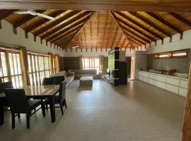 Luxury Villa in Bhuj, Kutch, Kachchh, готель у місті Бгудж