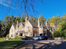 Cambus O' May Hotel, hotel a Ballater