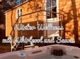Zirkuswagen mit Outdoor Whirlpool und Garten
