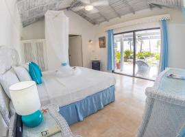 Beach Cottages - 200 meters from Town Center, hotel v destinaci Clifton