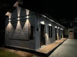 ZUSCH STUDIO, chalet di Pantai Cenang