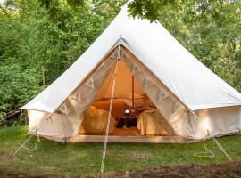 Nine Yards Bell Tents @ The Open, hotell med parkeringsplass i West Kirby