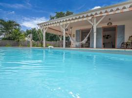 Villa Surelles - 3 chambres - piscine - Le Diamant โรงแรมในเลอ ดีอามงต์