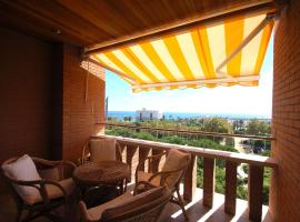 Lets Holidays Apartment Sea Views in Barcelona, hotel cerca de Port Olimpic, Barcelona