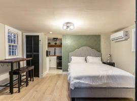 Cozy Cabin in a rural setting in Temple,NH -12, villa in Temple