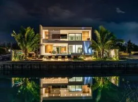 Liquid Luxury Villa in Turks and Caicos - Waterfront