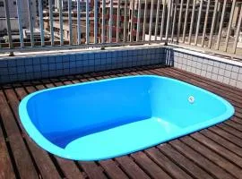 COBERTURA COM CHURRASQUEIRA E PISCINA.