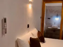 UMAAY ViLLAS - Paddyfield Hideout