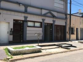 Monoambiente, a 8 cuadras del centro a 13 decostanera, homestay in Corrientes