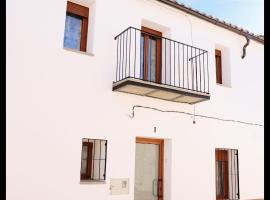 Casa Rural Ardwina II, holiday rental in Alía