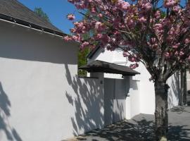 Chambre et salon sur la Loire à vélo, hotel u gradu 'Les Ponts-de-Cé'