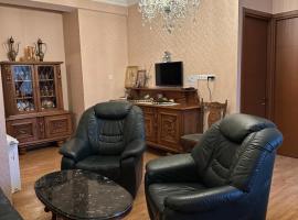Sun Apartment, hotel cerca de 300 Aragveli Metro Station, Tiflis