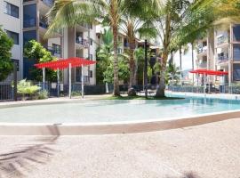 케언스에 위치한 수영장이 있는 호텔 3 bedroom 2 bath apartment in Cairns Queensland