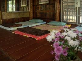 Art House at Chiangdao - Waterlily House, Hotel in Chiang Dao