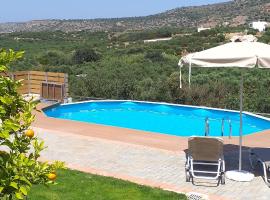 Petrino in Sisi with private pool and garden, hotel v destinaci Sissi