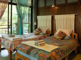 Art House at Chiangdao - Lake House, bed and breakfast en Chiang Dao