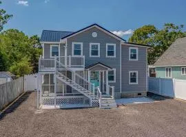 Immaculate Lower Level Apartment With Putting Green and Pool! Pet Friendly! 3 Bedroom- 2 Bath Unit A