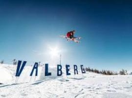 Valberg: 2 Pieces au centre station avec piscine, ξενοδοχείο σε Péone