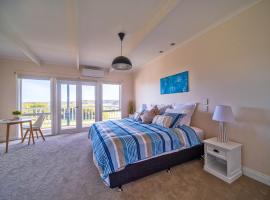 1-bedroom unit with stunning ocean views!, hotel in Smiths Beach