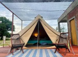 Rembulan Escape Bell Tent 2、カンポン・ペナリックのグランピング施設