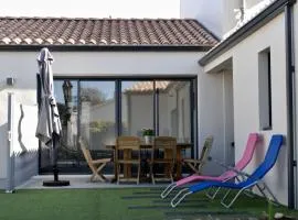 En plein centre, jolie maison pour 6 avec jardin