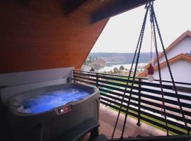 Domki Na Wzgórzu Woda JACUZZI SAUNA ROWERY, hotel i Zawóz