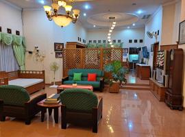Rumah Gamelan Syariah Guest House Jogja, hotel in Timuran