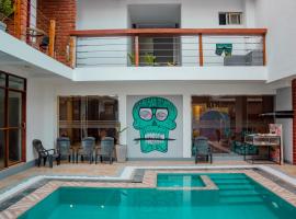 Surf & Party Weligama, hotel din Weligama