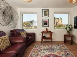 Frogmore- pretty central cottage with Castle views