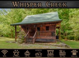 Whisper Creek, hotel with parking in Townsend