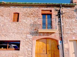 Alojamiento Familiar con Chimenea - Alt Empordà, дешевий готель у місті Sant Climent Sescebes