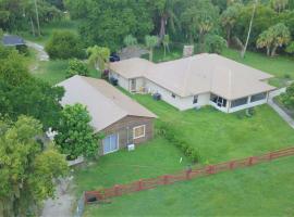 Beautiful Vacation Home Across From Lake Okeechobee, gæludýravænt hótel í Okeechobee