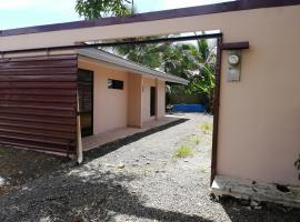 Casa début Surf Place, hótel í Parrita