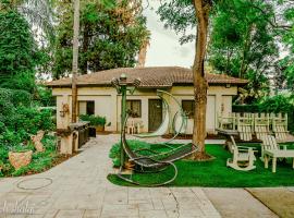 Nuriel Fruit & Guest House, hotell i Sheʼar Yashuv