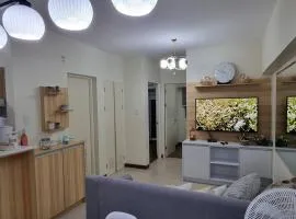 A cozy 2 bedroom condo in Metro