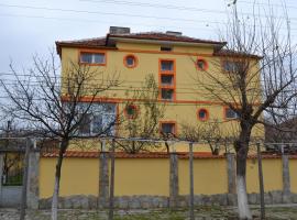 Marinovata Kashta Guest House: Veliki Preslav'da bir otel