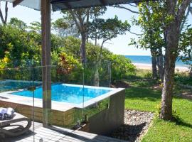The Bungalows - Absolute Beachfront, hotel di Mission Beach