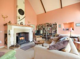 Craster Tower Coach House, pet-friendly hotel in Craster