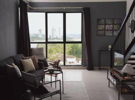 Loft Style Duplex w/ Ultimate lakeview @ Sawtelle, sewaan penginapan di Cyberjaya