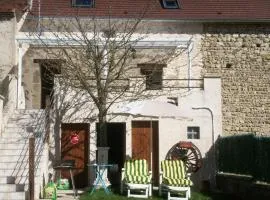 Gîte Climatise Près de la Sioule avec Jardin Privatif, Terrasse et Tout Confort - FR-1-489-96
