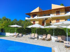 Cochelli Lower Pool Walk to beach WiFi AC: Ágios Stéfanos şehrinde bir otel
