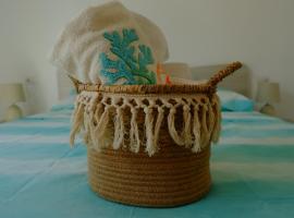 Villetta La Caletta, hotel in La Caletta