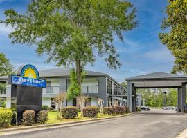 Days Inn by Wyndham Pensacola I-10, motel v mestu Pensacola