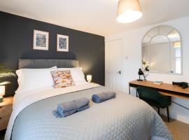 Stunning 2-bedroom home in city centre with Wi-Fi!, готель у місті Роял-Танбридж-Веллс