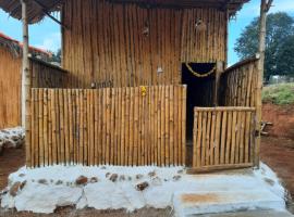 Moongil Kudil, Hotel in Yelagiri