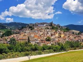 Appartamento al Centro Storico di Cori Alto, hotel a Cori